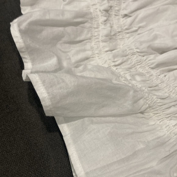 Wht Gathered Fabric Top - Picture 6 of 9